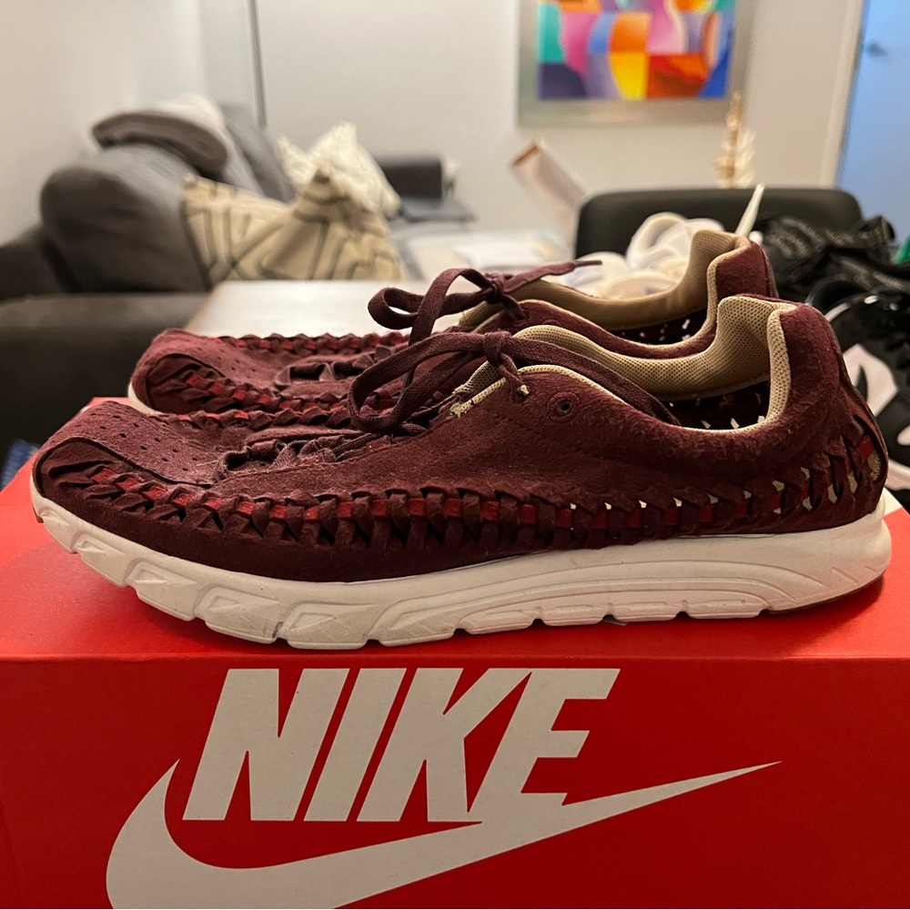 Nike Mayfly Woven - Burgundy